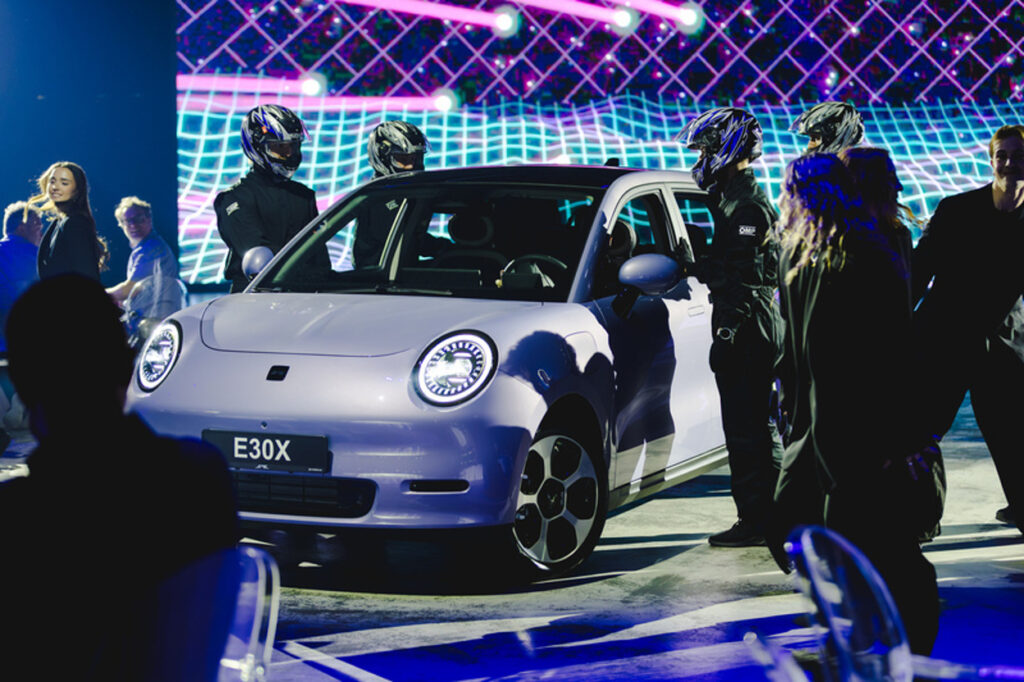 JAC Motors vstupuje do Česka a na Slovensko. Čínská automobilka sází na technologie, elektromobilitu i dostupné ceny
